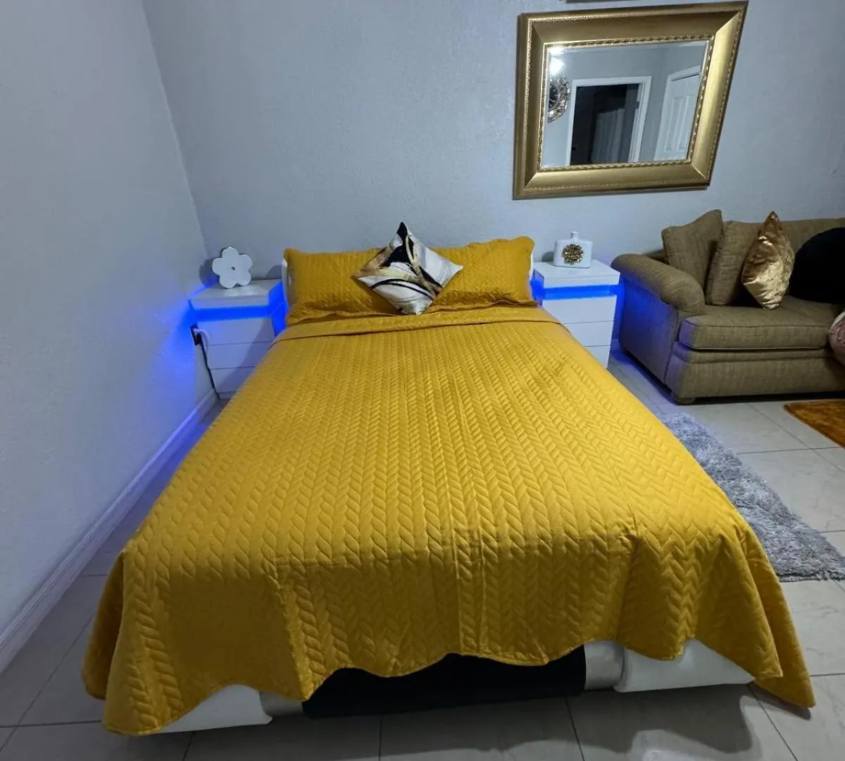 Sunshine Guesthouse Mulberry Apartment
